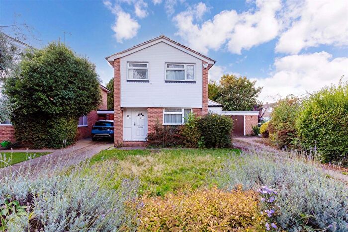 3 Bedroom Detached House For Sale In Aldebury Road, Maidenhead, SL6