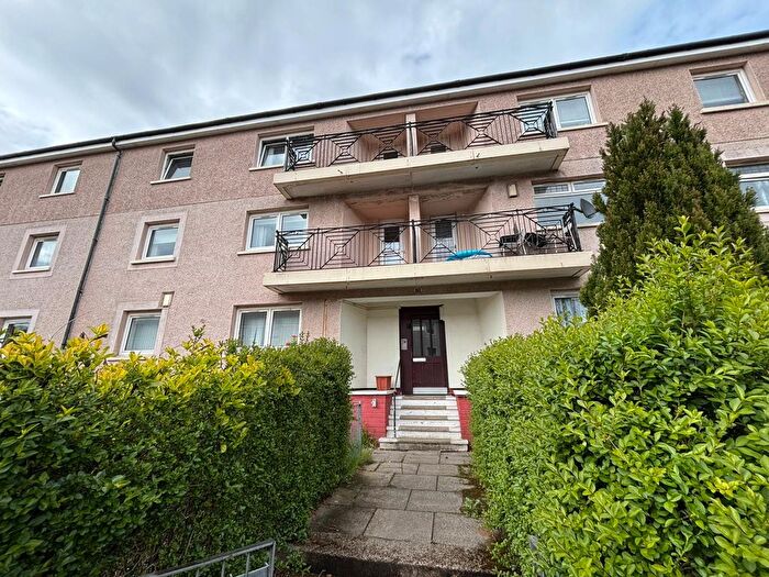 2 Bedroom Flat To Rent In Drumry Road East, G15