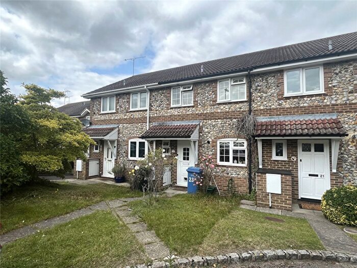 3 Bedroom Terraced House To Rent In Throgmorton Road, Yateley, Hampshire, GU46