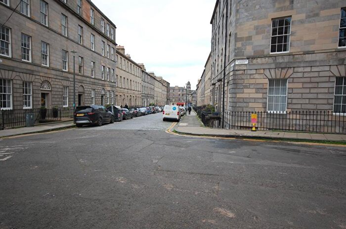 2 Bedroom Flat To Rent In St. Stephen Street, New Town, Edinburgh, EH3