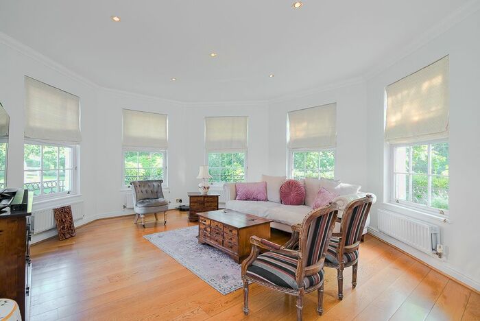 2 Bedroom Flat To Rent In Southlands Drive, London, SW19