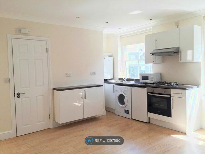 Studio To Rent In Bartholomew Road, London NW5