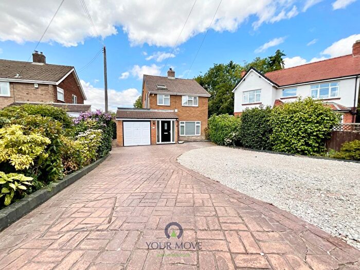3 Bedroom Detached House For Sale In Wildmoor Lane, Catshill, Bromsgrove, Worcestershire, B61