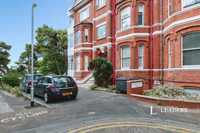 2 Bedroom Flat To Rent In Fountain Court, Durley Gardens, BH2