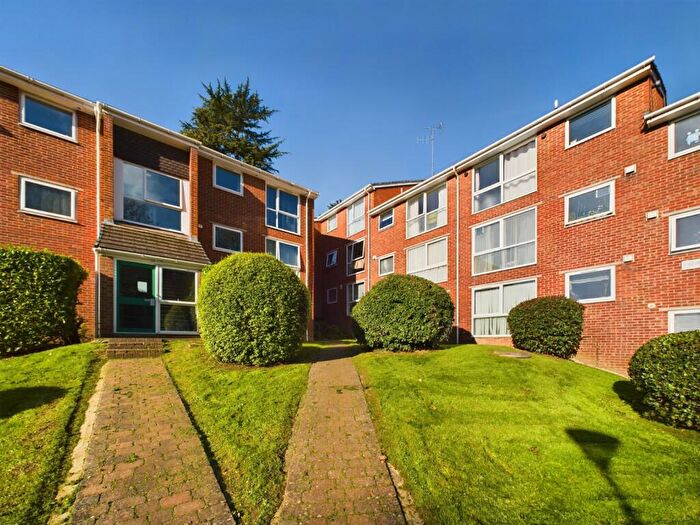 2 Bedroom Flat To Rent In Southcote Road, Reading, Berkshire, RG30