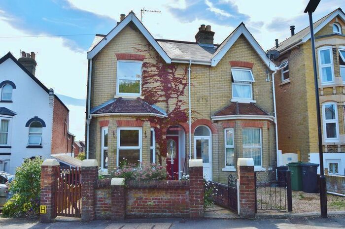 2 Bedroom Semi-Detached House To Rent In Park Road, Cowes, PO31