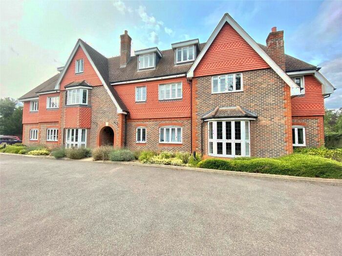 2 Bedroom Apartment To Rent In Old Orchard, Shoppenhangers Road, Maidenhead, Berkshire, SL6