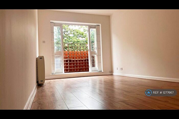 2 Bedroom Flat To Rent In Whitechapel, London, E1