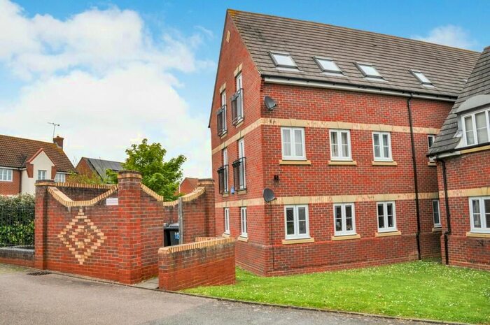 2 Bedroom Maisonette To Rent In Stanley Rise, Springfield, Chelmsford, CM2