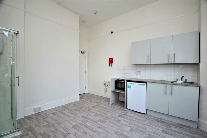Flat To Rent In Shelley Road, Worthing, West Sussex, BN11