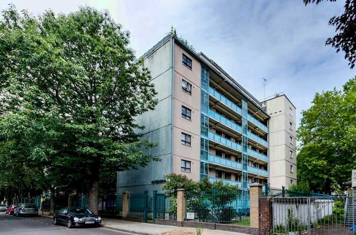 3 Bedroom Flat To Rent In Cromer Street, Bloomsbury, London, WC1H
