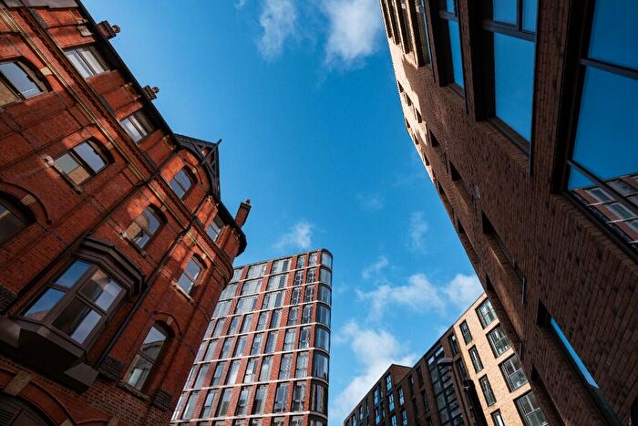 1 Bedroom Apartment To Rent In Lower Essex Street, Birmingham, B5