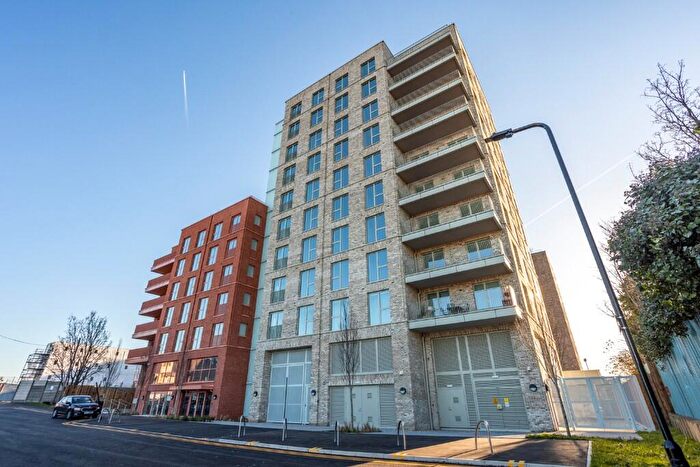 2 Bedroom Apartment For Sale In The Silkworks, London, E10