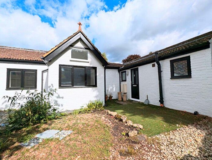 1 Bedroom Detached Bungalow To Rent In Rushams Road, Horsham, RH12