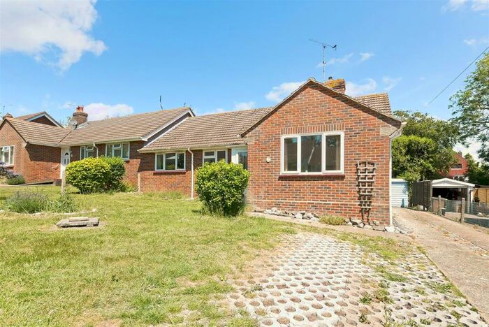 3 Bedroom Bungalow To Rent In Stewards Rise, Arundel, BN18