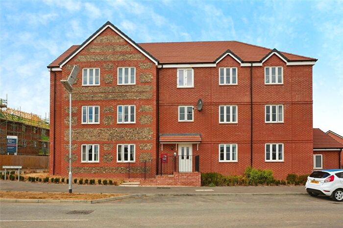 2 Bedroom Flat For Sale In Preston Crescent, Salisbury, Wiltshire, SP2