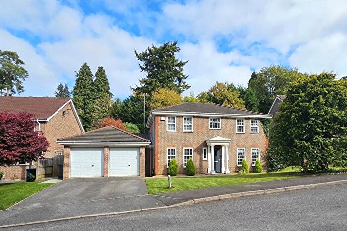 4 Bedroom Detached House For Sale In Clovelly Park, Hindhead, Surrey, GU26