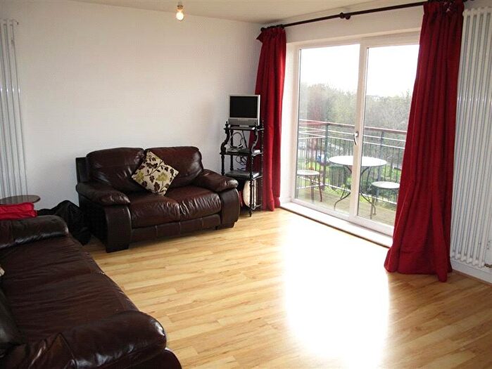 2 Bedroom Flat To Rent In East Pilton Farm Crescent, Edinburgh, EH5