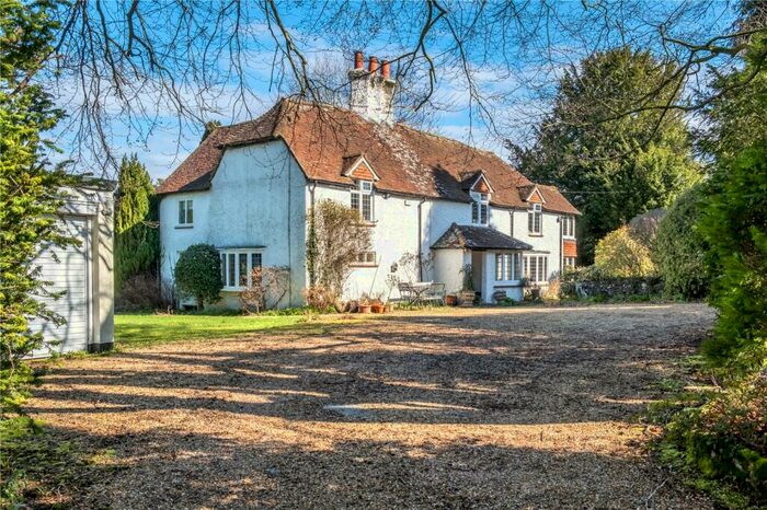 4 Bedroom Detached House For Sale In Haslemere Road, Liphook, Hampshire, GU30