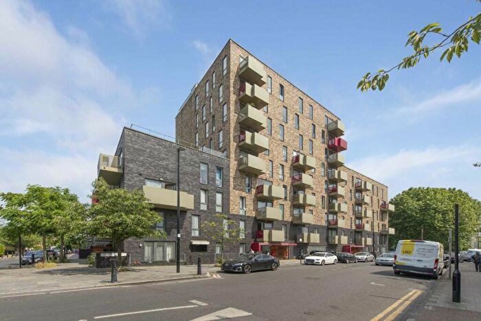 2 Bedroom Flat To Rent In White Horse Lane, White Horse Lane, E1