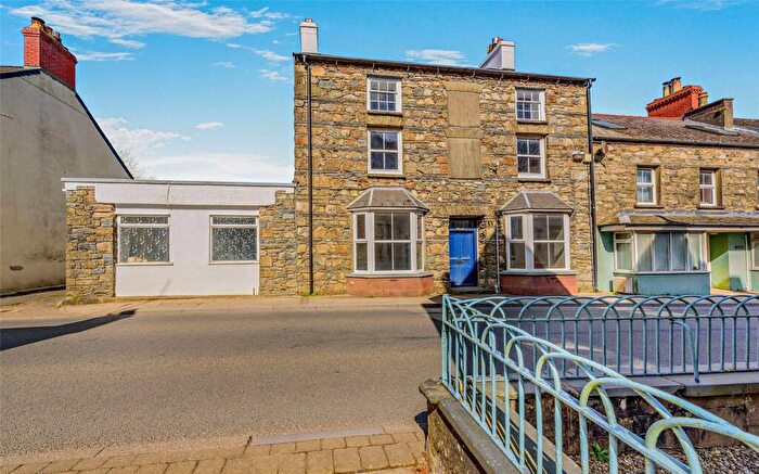 5 Bedroom Semi Detached House For Sale In West Street, Newport, Pembrokeshire, SA42