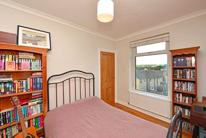 3 Bedroom Terraced House For Sale In Leeds Road, Thackley, Bradford, BD10
