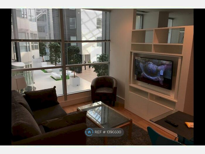 Studio To Rent In Trinity Square, Hounslow, TW3