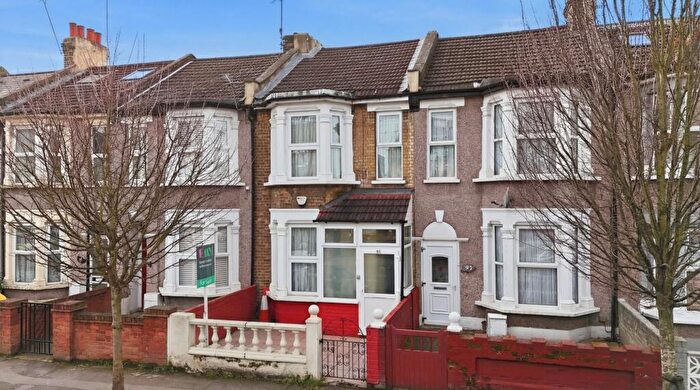 3 Bedroom Terraced House For Sale In Manor Road, Leyton, E10