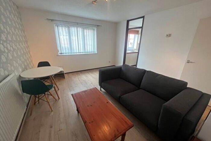 2 Bedroom Flat To Rent In Pascal Court Cardiff, CF24