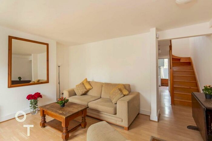 2 Bedroom Flat To Rent In Prince Of Wales Road, NW5