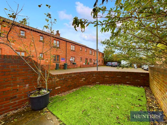 2 Bedroom Flat For Sale In Stack Yard Lane, Staxton, Scarborough, YO12