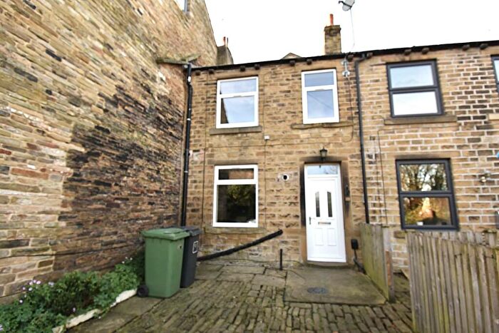 2 Bedroom House To Rent In East Street, Lindley, Huddersfield, HD3