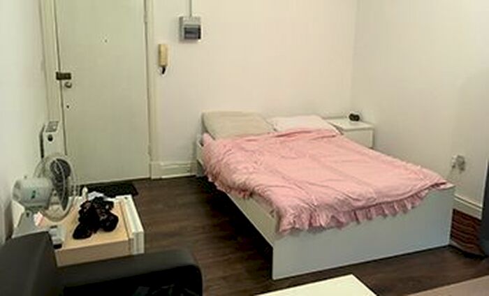 1 Bedroom Studio To Rent In Flat, Kelso Road, LS2