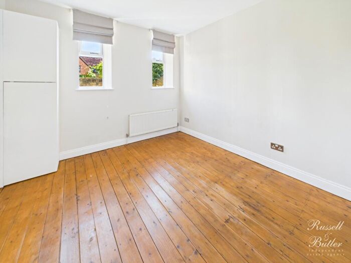 1 Bedroom Flat For Sale In Markhams Court, Market Square, Buckingham, MK18