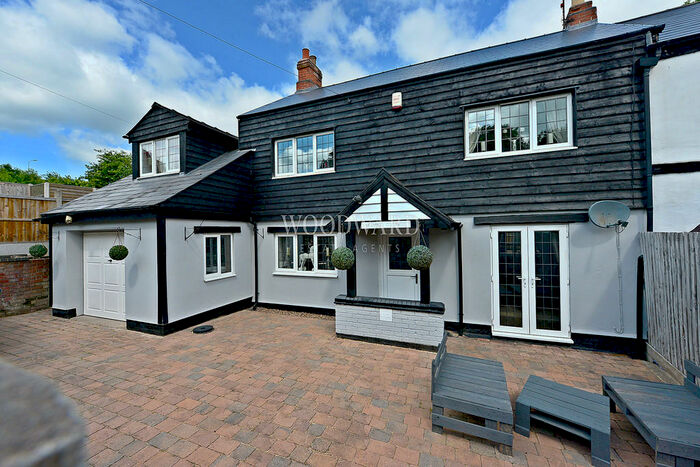 4 Bedroom Semi-Detached House For Sale In Kirkby Lane, Pinxton, NG16