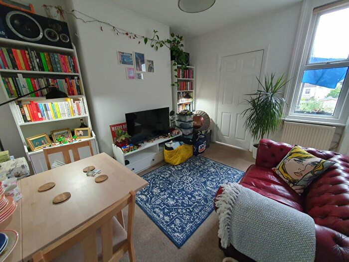 2 Bedroom Flat To Rent In Richmond Street, BN2