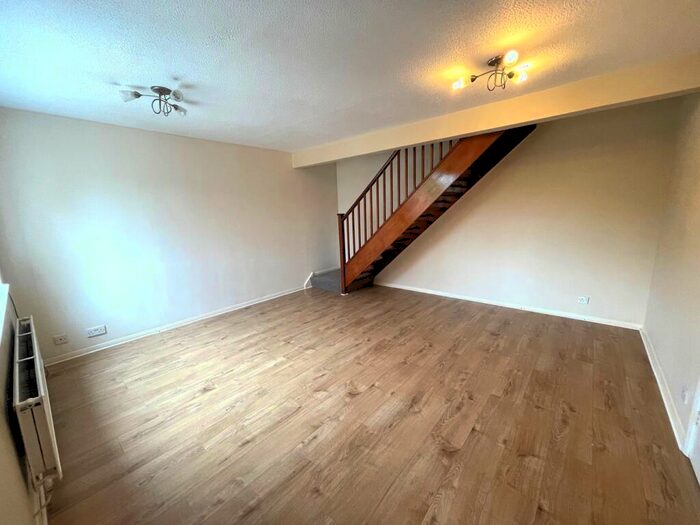 2 Bedroom Terraced House For Sale In Chatfield Drive, Guildford, GU4