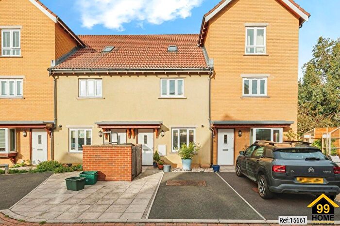 4 Bedroom Terraced House For Sale In Mantle Close, Bristol, BS21