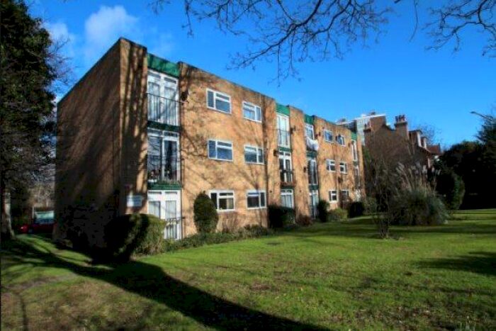 2 Bedroom Flat To Rent In Clive House, Croydon, CR0