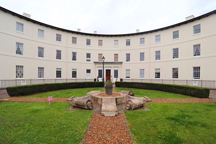 2 Bedroom Flat To Rent In The Crescent, Gloucester, GL1