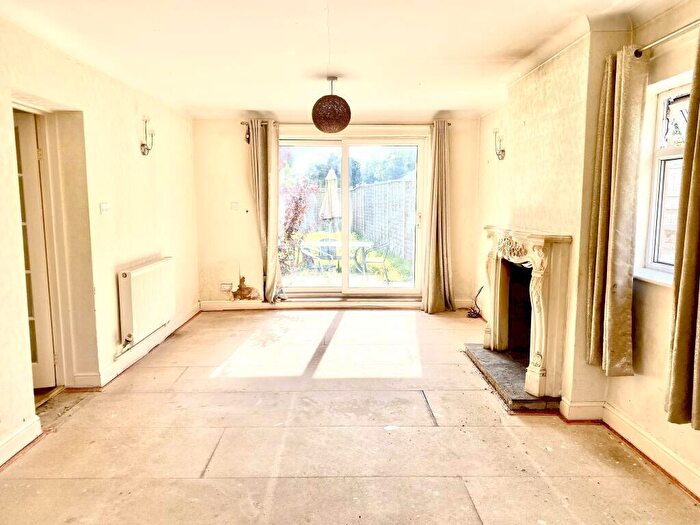 4 Bedroom Detached House For Sale In Roman Bank, Moulton Seas End, Spalding, Lincolnshire, PE12