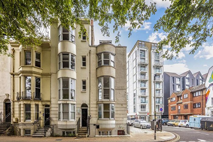 2 Bedroom Flat For Sale In Grand Parade, Brighton, BN2