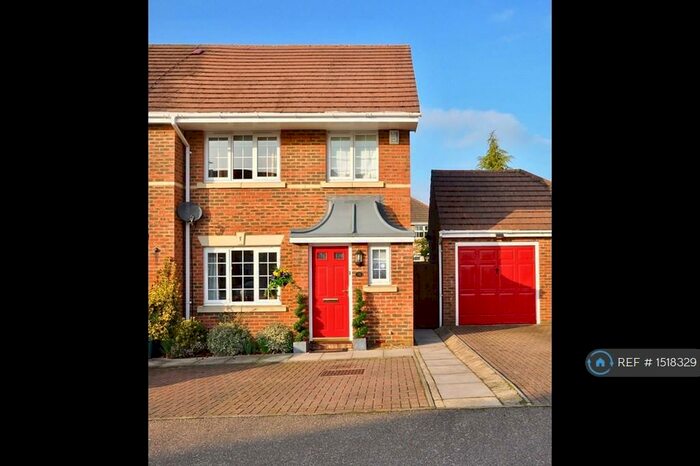 3 Bedroom End Of Terrace House To Rent In Puddingstone Drive, St. Albans, AL4