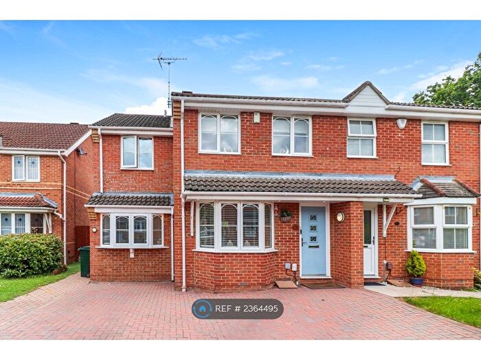 3 Bedroom Semi-Detached House To Rent In Edinburgh Drive, Abbots Langley, WD5