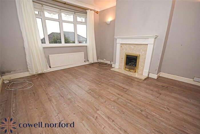2 Bedroom Bungalow For Sale In Bedford Avenue, Shaw, Oldham, Greater Manchester, OL2