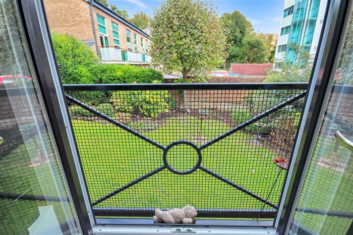 2 Bedroom Retirement Property For Sale In Tongdean Lane, Withdean, Brighton, BN1