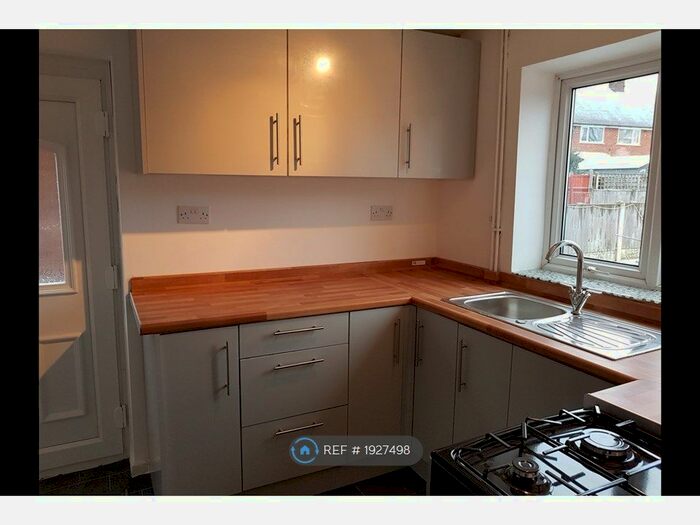 3 Bedroom Semi-Detached House To Rent In Waverley Place, Worksop, S80