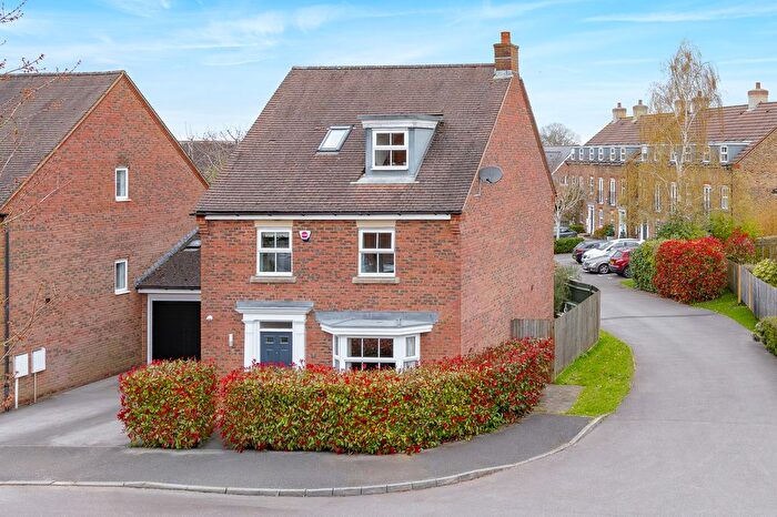 4 Bedroom Link Detached House For Sale In Netherne-On-The-Hill, Surrey, CR5