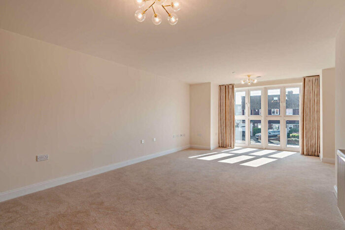 1 Bedroom Retirement Property To Rent In B Westpole Avenue, Oakwood, Greater London, EN4