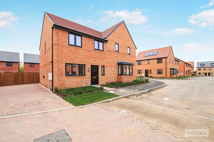 3 Bedroom House To Rent In Stonemason Way, Peterborough, PE4